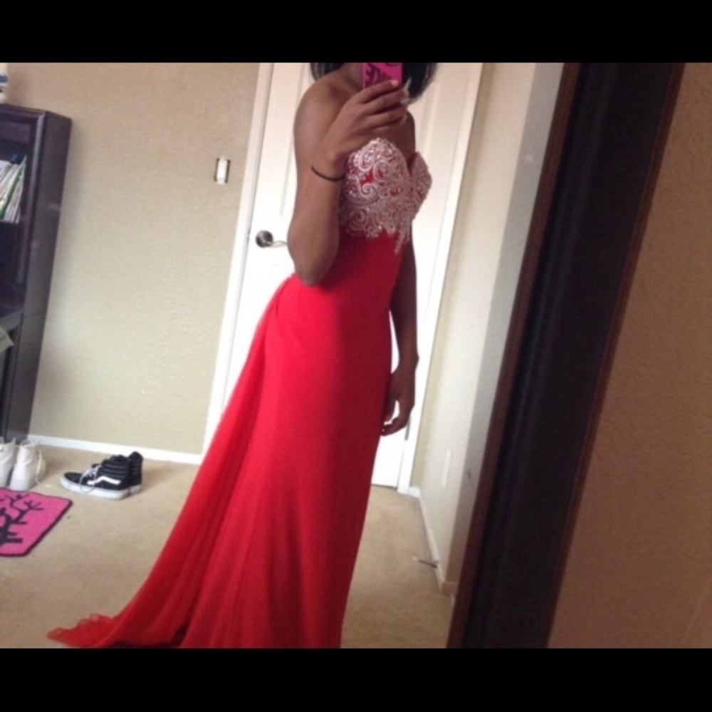 PROM dress!! MUST GO❗️ - Picture 1 of 4